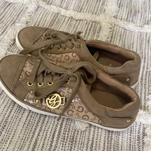 Guess monogram shoes tan and gold Womans sneakers size 7 1/2 - Picture 5 of 5